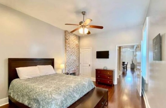 Charming 3 Bedroom House minutes from downtown.