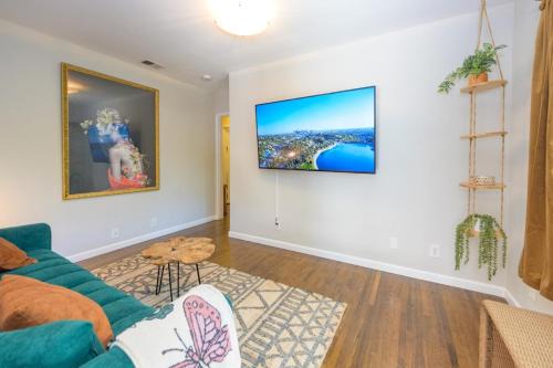 Charming and Cozy 1 Bedroom 1 Bathroom Guest Suite in Silverlake