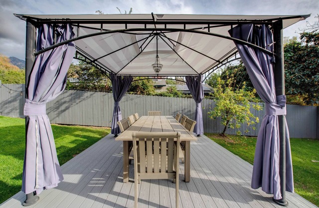 Charming and Serene 2-bedroom house with AC and WiFi in Altadena