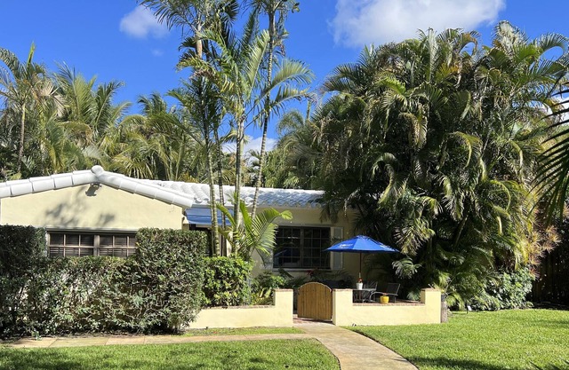 Charming and unique Home w/tropical & hidden private yard!