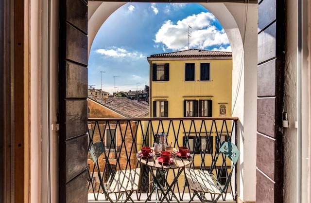 Encantador apartamento con vista al canal