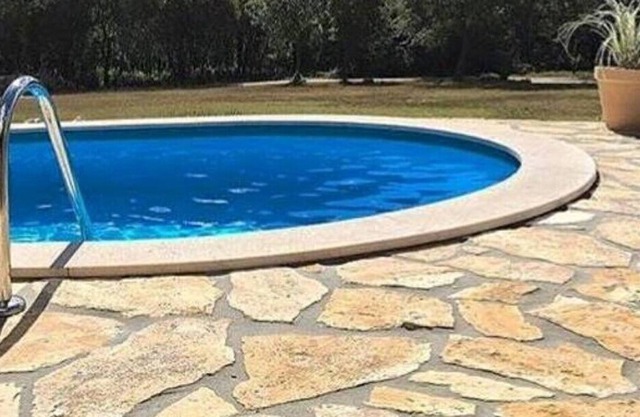 Encantador apartamento con piscina cerca del mar