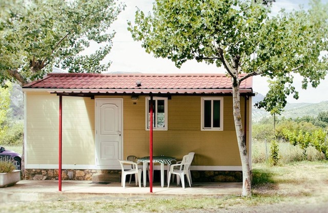 Bungalow en España con Terraza y Jardín