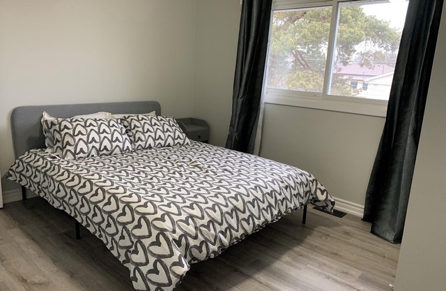 Charming bungalow Retreat in Chippawa Niagara Fall