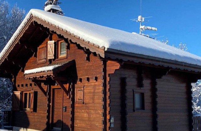 Charming chalet in Les CARROZ /FLAINES close to the center and slopes for 8 p