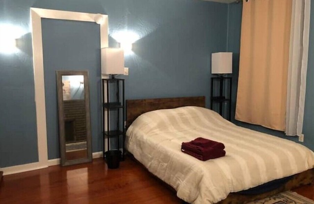 Charming, cheerful, comfortable, centrally located, and walkable!