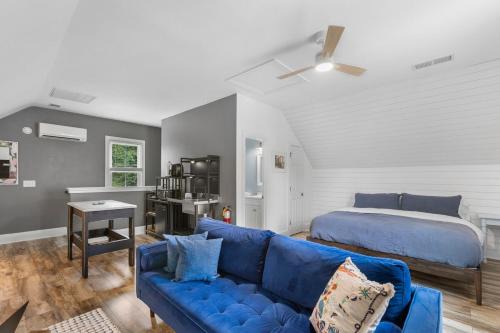 Charming Chic Charleston & DI Loft Getaway