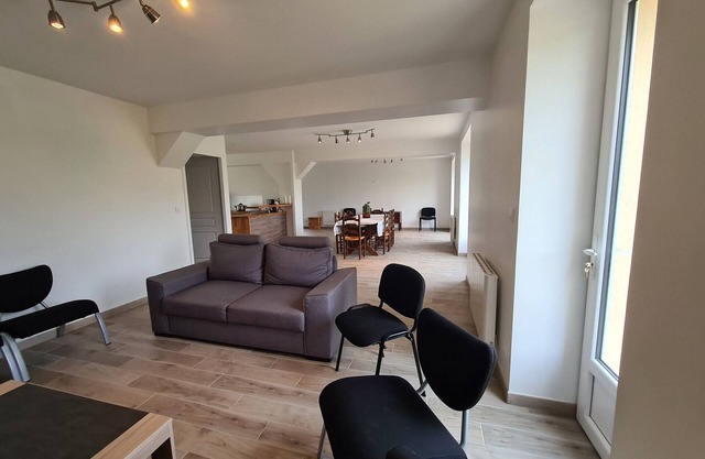 Gîte indépendant avec terrasse et jardin, proche Châteauroux et Issoudun.