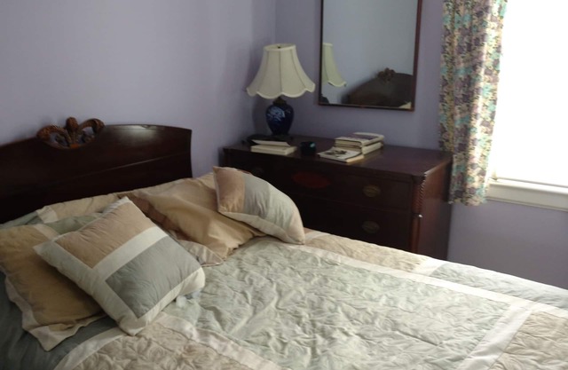 Encantadora casa estilo cabaña cerca de todo.