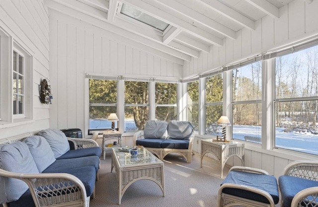 Charming Cottage - Walk to Jacksonport/Sand Beach -July 4th Week Available!