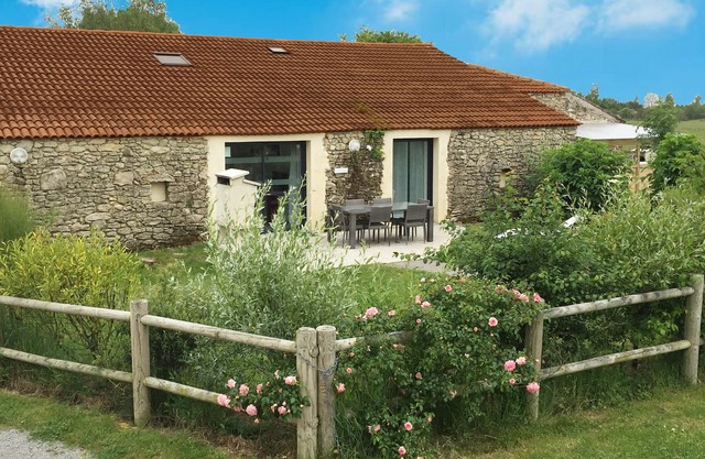 Gîte charmant avec spa, piscine chauffée et accès pour handicapés en plein cœur du Marais Breton