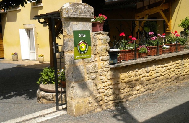 Casa rural en Montignac: 4 dormitorios, terraza, jardín, cerca de Lascaux 4 y patrimonio UNESCO