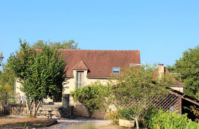 Casa rural acogedora en el campo, ideal para familias, cerca de Thenon