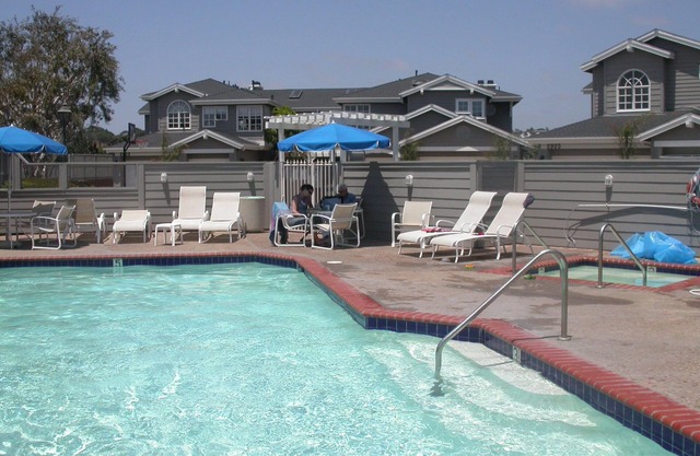 Encanto del Mar Condo en Laguna y minutos de la playa