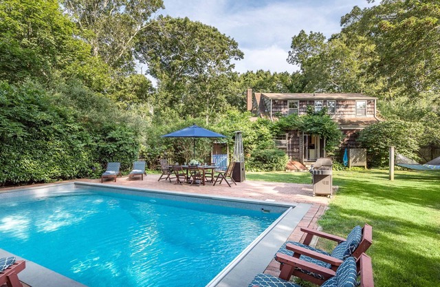 Encantadora casa de campo East Hampton con piscina, cerca de la playa de Georgica