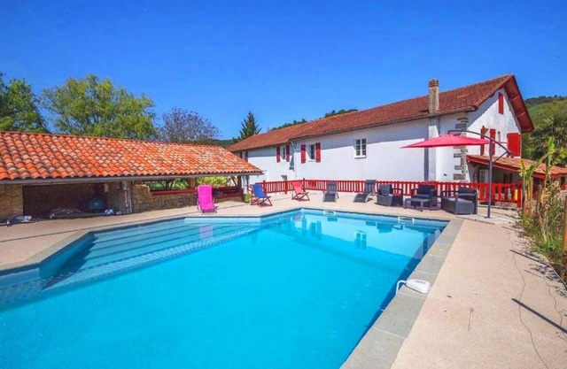 Charming estate with swimming pool