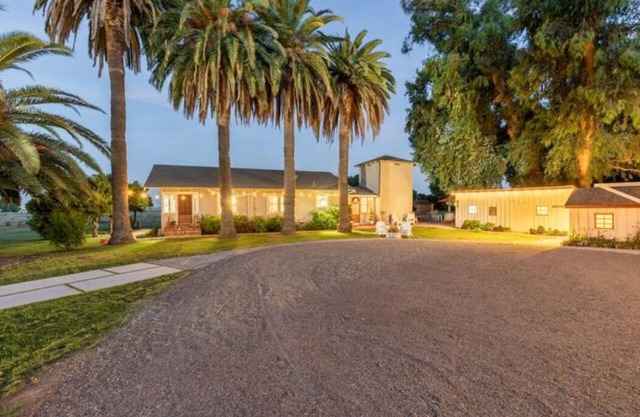 Historic and Charming 32 acer Ranch