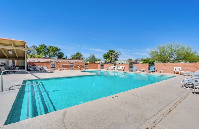 Charming Green Valley Townhome w/ Community Pool!