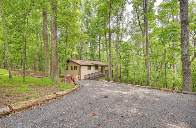 Charming Hedgesville Retreat w/ Deck + Fireplace!
