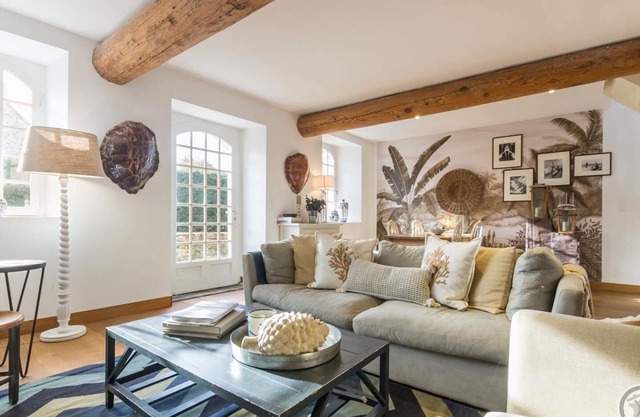 Encantadora Casa Histórica en Barneville-Carteret con Patio Privado