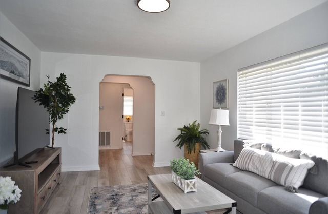 Charming home in the heart of south tampa, near Hyde Park village and Bayshore