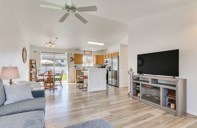 Charming Home w/ Patio: 3 Mi to Hayden Lake!