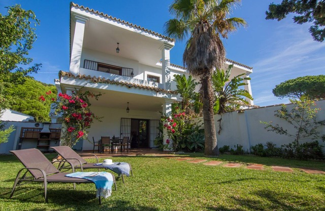 Preciosa casa con encanto situada en el centro de Caños a 200 metros de la playa