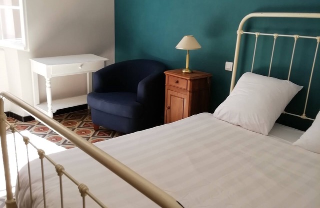 Charming house, in the center of the village and 5 km from the beach
