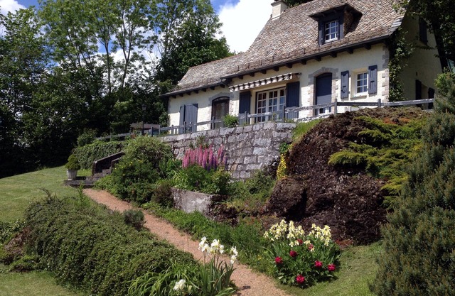 Encantadora casa en Vic Sur Cère