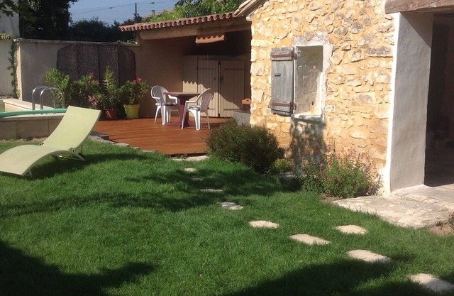 Encantadora casa con piscina en el carácter de su pueblo. Calma, la relajación, la tradición