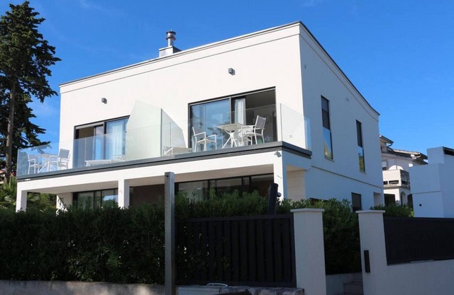 Encantador apartamento de una habitación en Ugljan