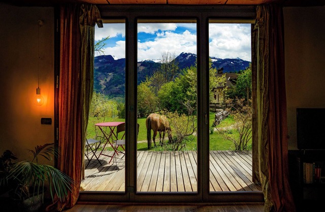espacio abierto magia en la planta baja. Esencia de la dolomita