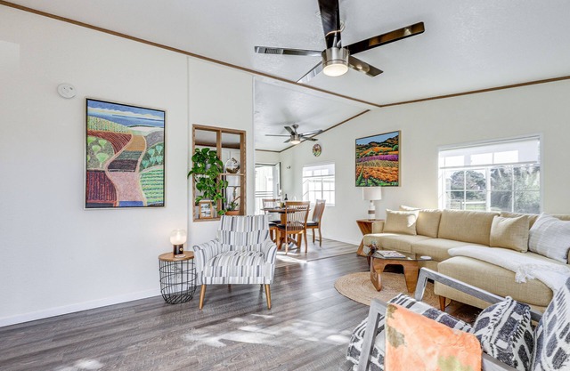 Charming Petaluma Cottage w/ Grill Near Wineries