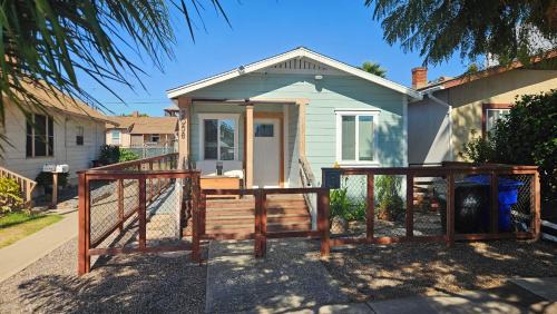 Charming Private San Diego Residence 3 Bedroom 2 Bath with Parking Better Option for Conventions Downtown Beaches Balboa Park
