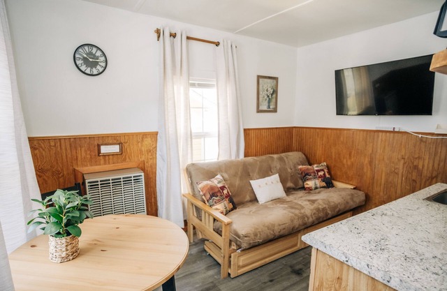 Charming, Renovated Mountain Cabin