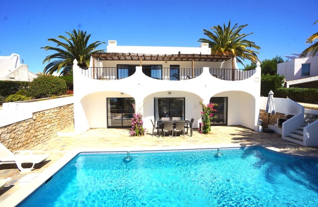 VILLA CON ENCANTO SALEMA - VISTA AL MAR - PISCINA PRIVADA - AIRE ACONDICIONADO