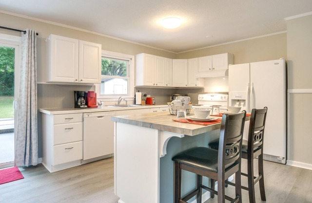 Charming Sanford Hideaway Home w/ Large Yard
