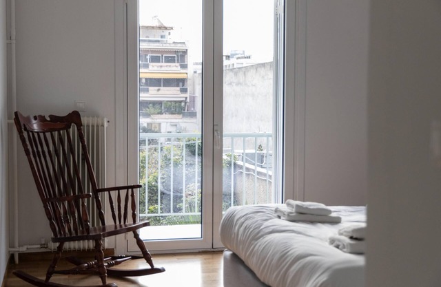Charming Seaside Apartment Elegant 2BR in Glyfada