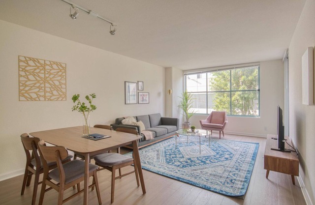 Charming South Beach 1BR w/ On-Site Shops & Restaurants, by Blueground