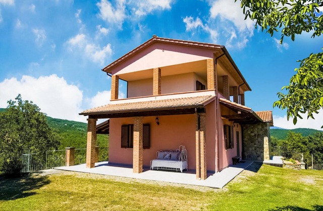 Encantadora villa con piscina