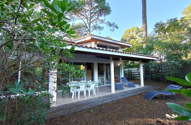 Acogedora villa junto al bosque, cerca del océano y playas