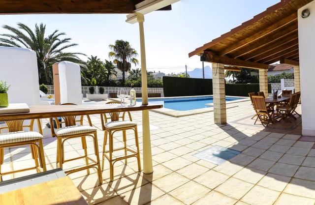 chalet con encanto y piscina privada a 3 min de las playas