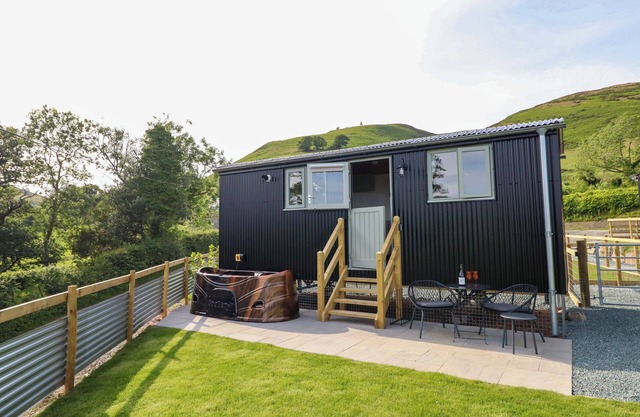CHAROLLAIS, pet friendly, character holiday cottage in Oswestry