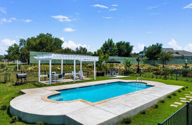 Chateau-Cochin, 2 private bedrooms & Pool