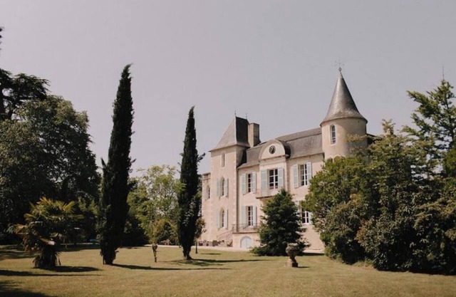Chateau de la Gravette, Eymet, France. Short walk to bars and restaurants.