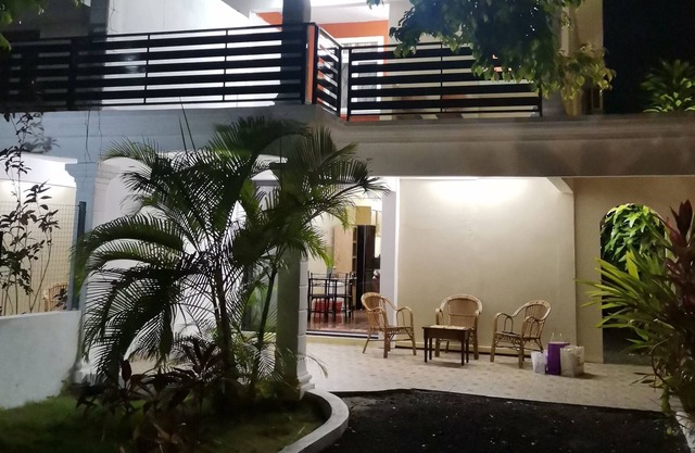Cheerful 4-bedrooms beachfront home flic en flac