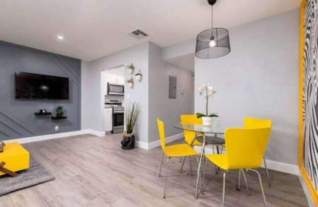 Chic & Beautiful 1BR Zebra Condo in Coral Ridge
