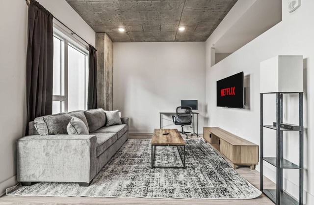 Chic Channelside Getaway in DT