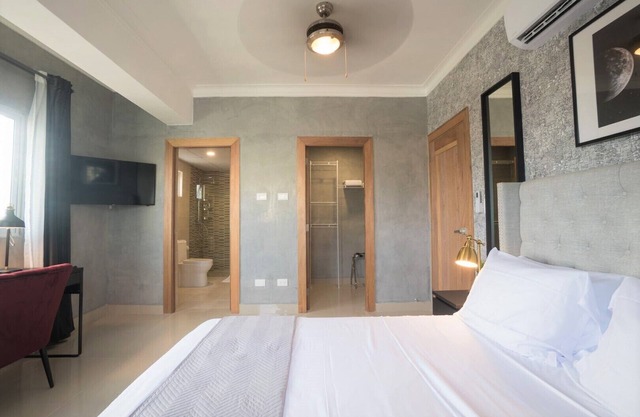 Apartamento elegante en el centro de la ciudad con piscina en la azotea + gimnasio