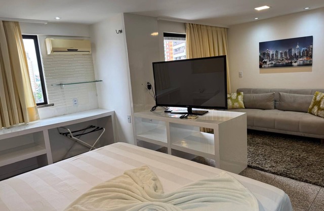 Chic hotel suite in fabulous Meireles Fortaleza with WiFi, fitness room